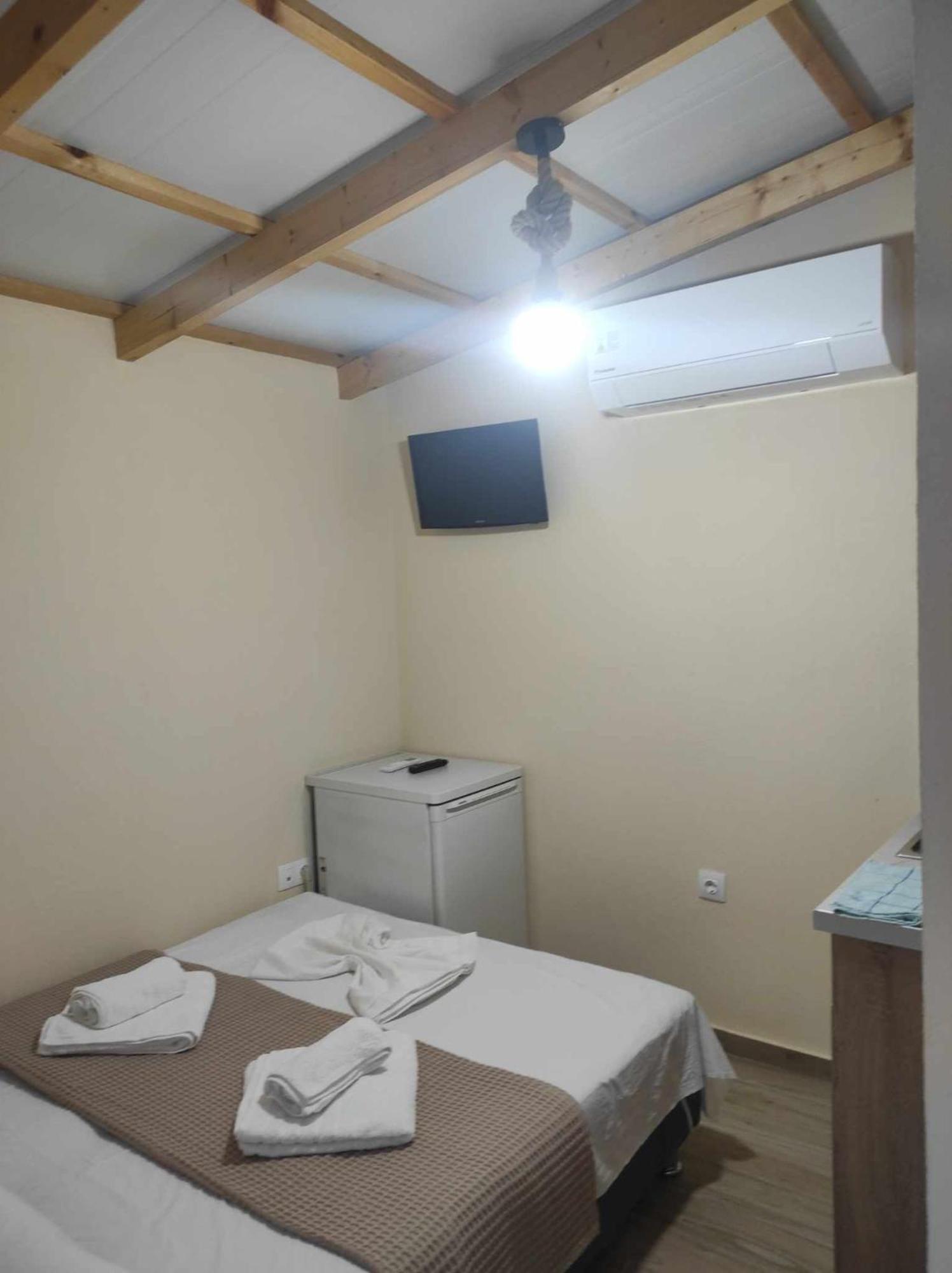 Light Blue Paralia Apartments Bagian luar foto