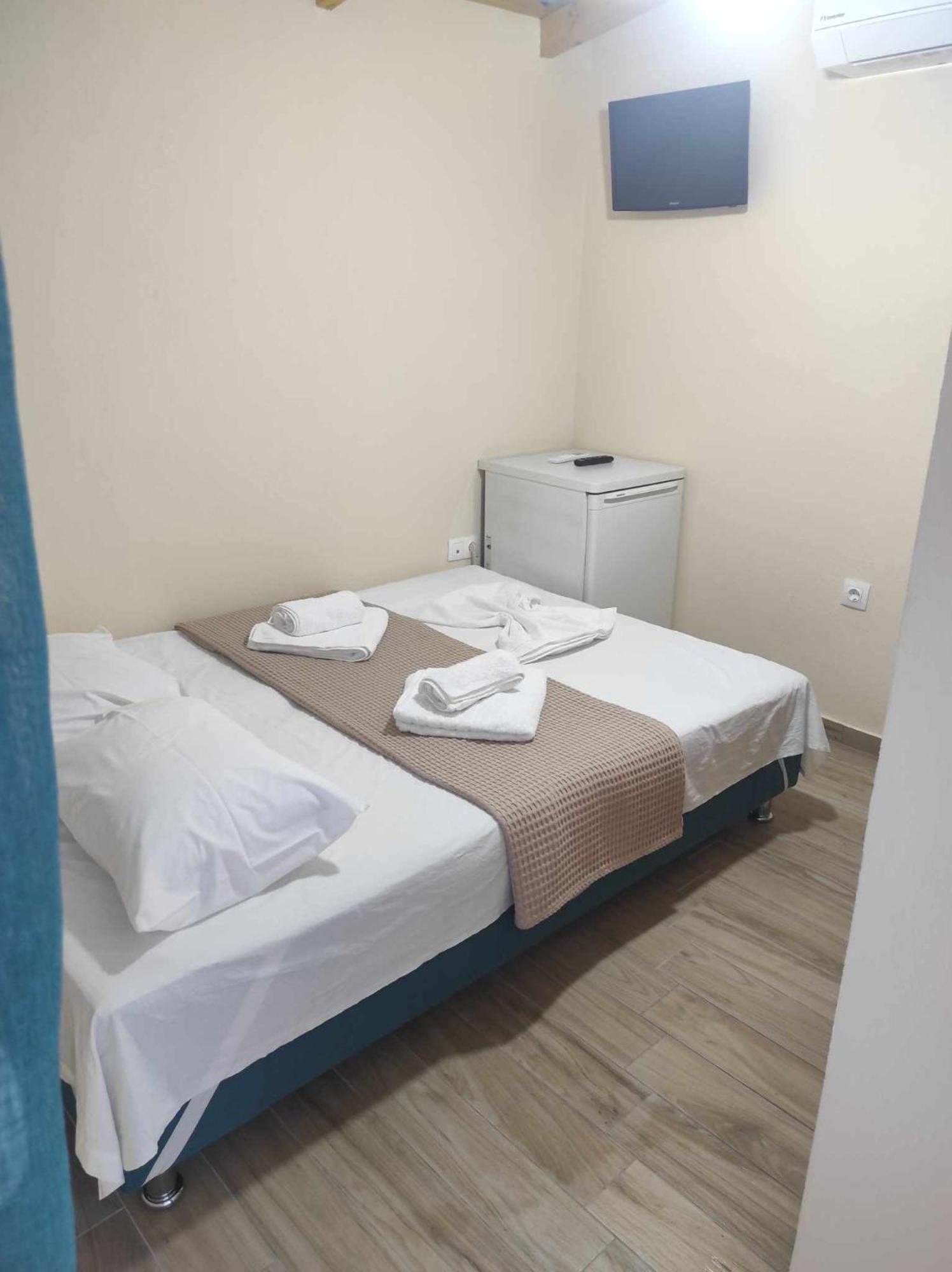 Light Blue Paralia Apartments Bagian luar foto