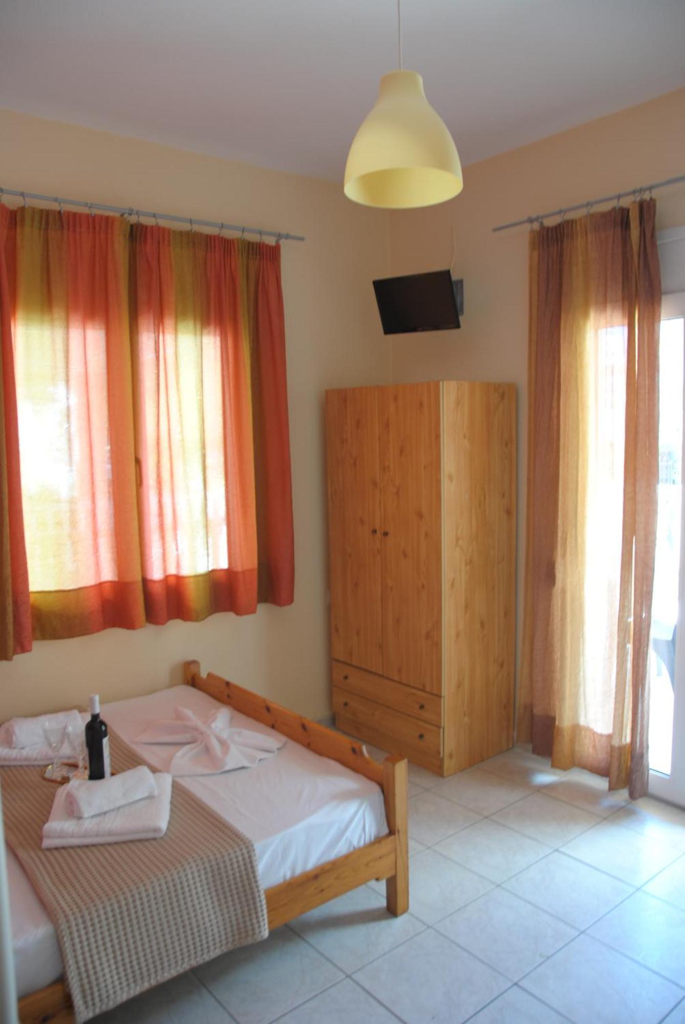 Light Blue Paralia Apartments Bagian luar foto